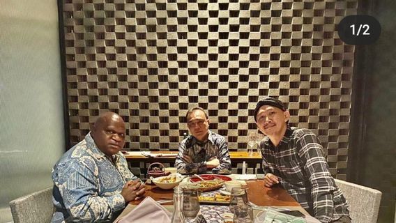 Gerindra Brings Abu Janda and Natalius Pigai, Looks Intimate At The Dining Table