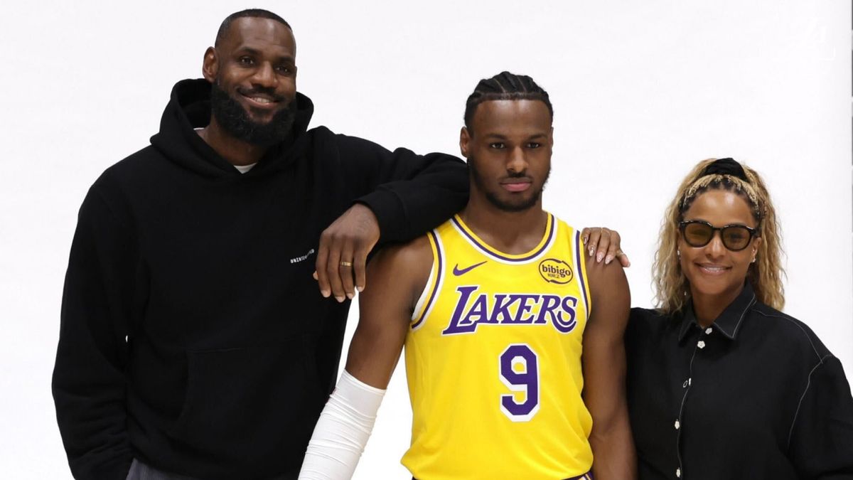 LeBron James Kembali Dikontrak LA Lakers Rp1,69 triliun untuk Dua Tahun   