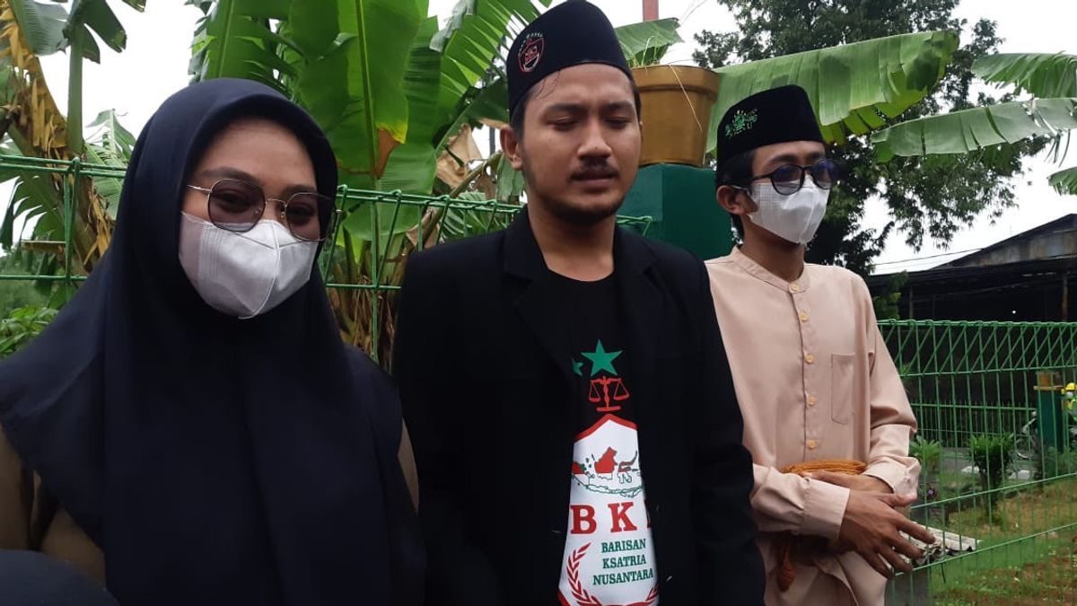 Tolak  Rencana Doddy Sudrajat Pindahkan Makam Vanessa Angel, BKN Gelar Aksi Demo