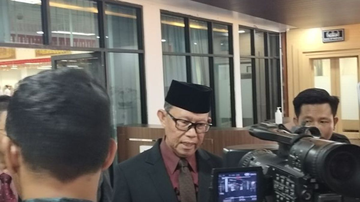 Advanced As A DPR Candidate, Deputy Governor Of Lampung Officially Resigns