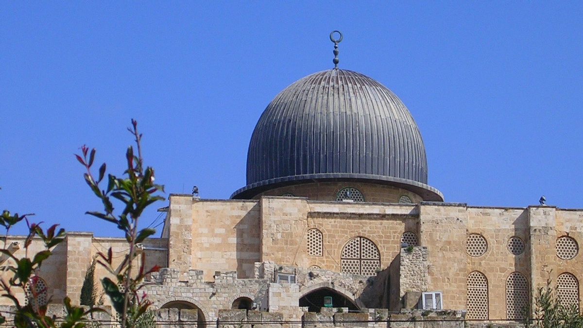 Redakan Ketegangan Selama Ramadan: Israel Izinkan Wanita, Anak-anak dan Pria dari Tepi Barat Salat Masuk Masjid Al-Aqsa