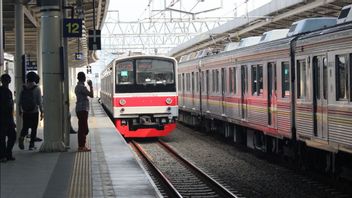 元旦の夜、KAI Commuterは、早朝までジャボデタベックKRLの旅行を追加します 