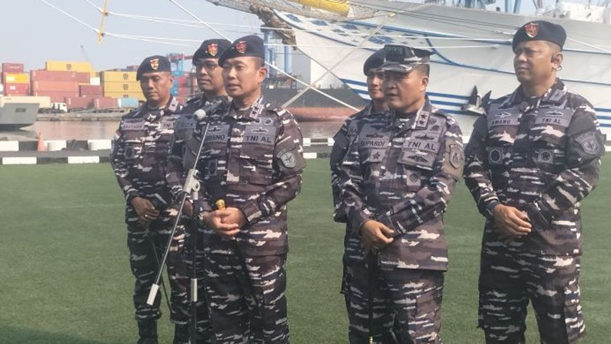 Kolinlamil Kirim Satu KRI Angkut Peralatan Upacara ke IKN