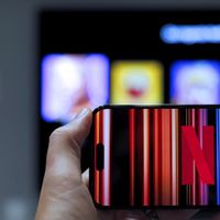 Mudah! Begini Cara Menghubungkan iPhone ke Televisi 