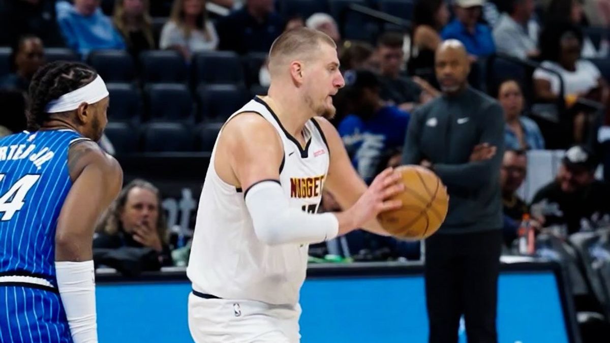 Nikola Jokic Injured as Denver Nuggets Are Defeated by Miami Heat