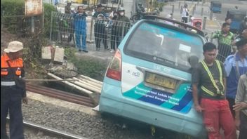 Microtrans s’effondrant à la perturbation du train à Jakut, le chauffeur contrôlé par la police