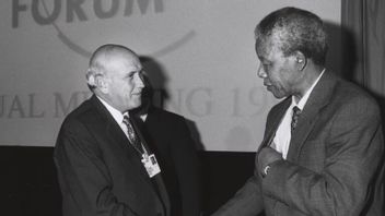 FW de Klerkは、1991年2月1日、今日の歴史の中で南アフリカの装置の排除の主要人物になりました