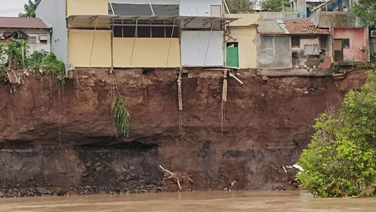 克劳因河岸附近山体滑坡居民住宅,Purbalingga地区政府被要求采取行动