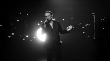 Bono Tampil di Panggung Virtual: Dokumenter Apple Vision Pro Hebohkan Cannes!