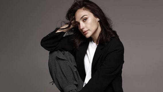 Gal Gadot Alami Gumpalan Darah di Otak Saat Hamil Anak Ke-4