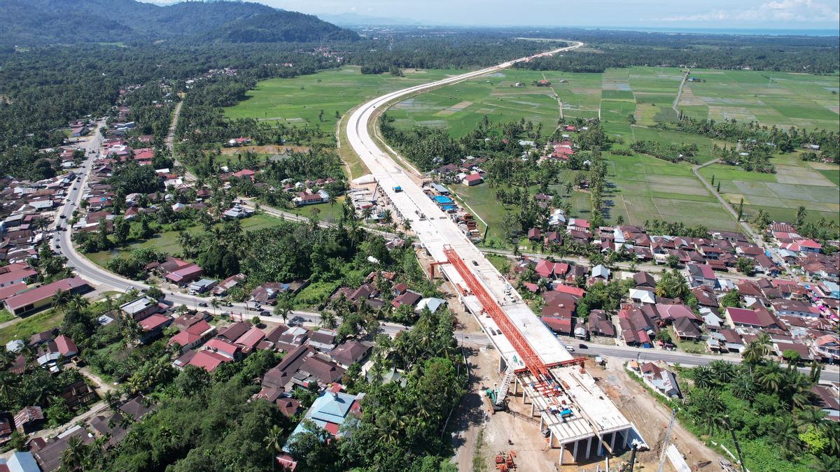 Padang-Sicincin 유료도로 진행률은 2024년 5월 현재 61%에 도달