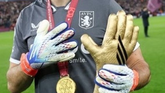 Emiliano Martinez Lelang Sarung Tangan Final Piala Dunia 2022 Buat Bantu Rumah Sakit Kanker Anak-Anak