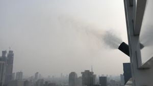 Melihat Cara Kerja Water Mist, Alat Semprot Air Pengusir Polusi Udara dari Atas Gedung