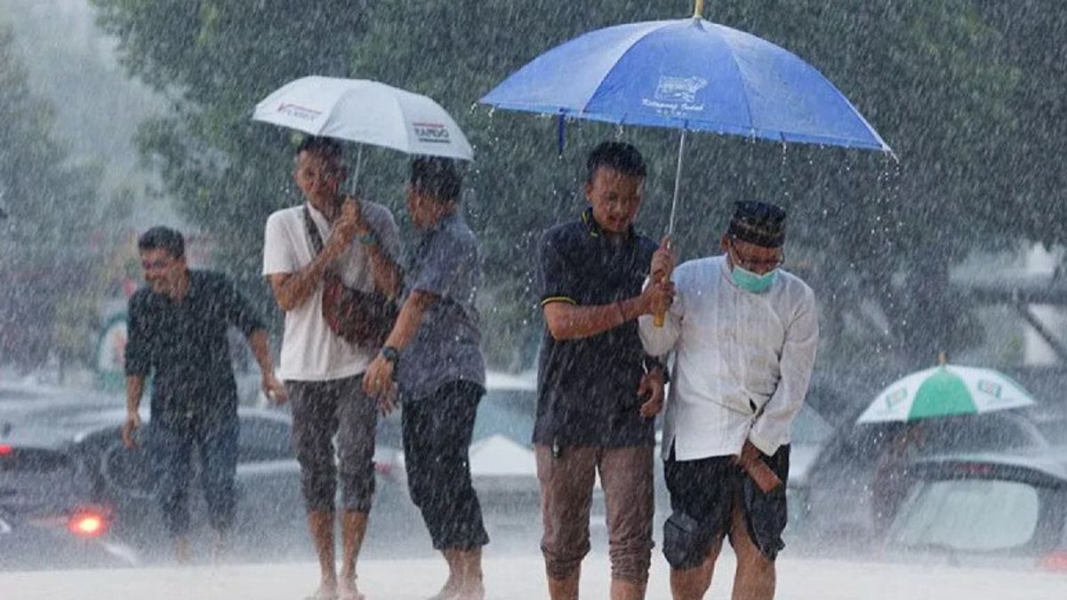 4月20日(月)のジャボデタベックの天気曇り、夕方から雨