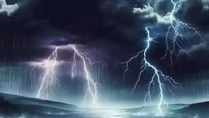 BMKG警告雅加达、水和纳比尔的雨水伴随着闪电