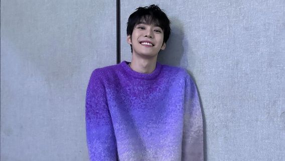 Ulangtahun ke-28, Penggemar Bikin Tagar Spesial untuk Doyoung NCT