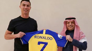 Efek Kehadiran Cristiano Ronaldo: Suporter Al Nassr Rela Antre Panjang untuk Jersey No.7, Teriakan Siu Pun Menggema di Stadion