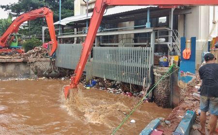 Banjir Jakarta, Pemprov DKI Keruk 951 Ton Sampah dari Tiga Lokasi