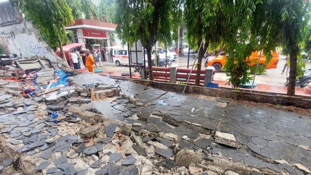 In The Aftermath Of The Collapsed Gas Station Wall Case, The DKI Provincial Government Is Asked To Supervise Flood-Longsor-Prone Regional Buildings