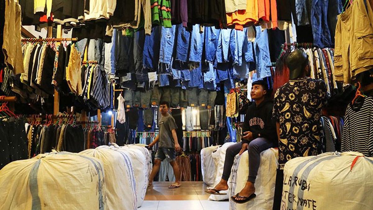 The Ministry of Cooperatives and SMEs Reveals the Impact of Importing Used Clothing to Small Businesses