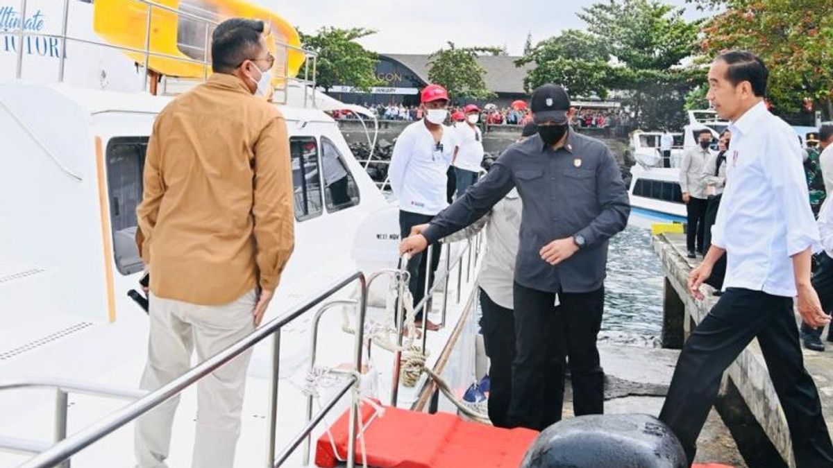 Riding A Motor Boat, Jokowi Visits Bunaken To Observe Malalayang Beach