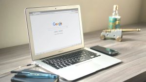 Google Uji Coba Iklan dengan Kecerdasan Buatan Generatif dalam Hasil Pencarian untuk Bersaing dengan Microsoft