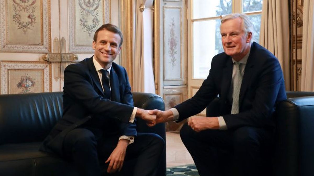 Mise à jour de président M. Barnier au poste de Premier ministre Français : Manifestation : le président Macron d'antidémocratie