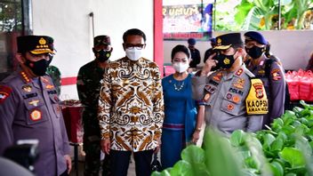 Le Chef De La Police Examine Balla Ewako Et Demande Au Gouverneur De South Sulawesi De Maintenir La Zone Verte COVID-19