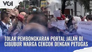 VIDEO: Aksi Warga Tolak Pembongkaran Portal Jalan di Cibubur
