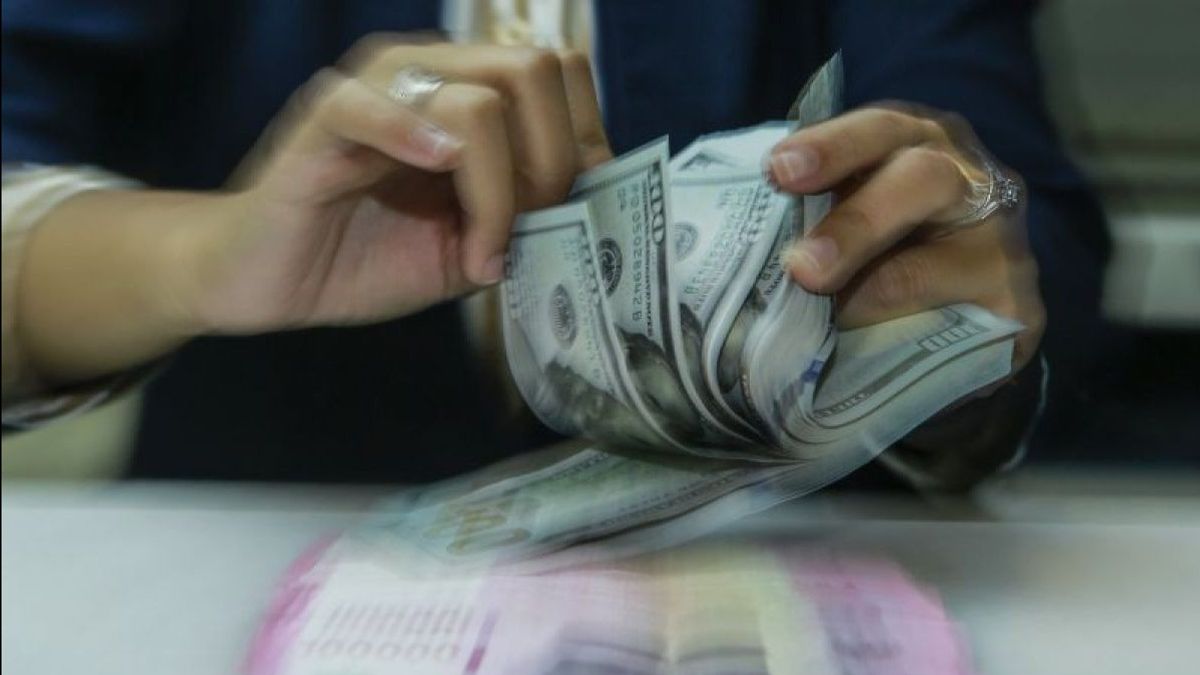 Serangan AS ke Iran Tekan Rupiah, Diperkirakan Sentuh Rp17.900 per Dolar AS