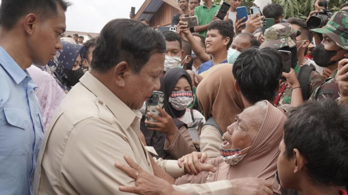 Gelar Ratas Saat Kunjungi Korban Bencana, Prabowo Minta Menteri Bersiap Jelang Natal dan Tahun Baru