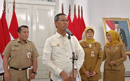 Pj Gubernur DKI Heru Budi Minta Wali Kota Tata Hunian Kolong Tol Angke