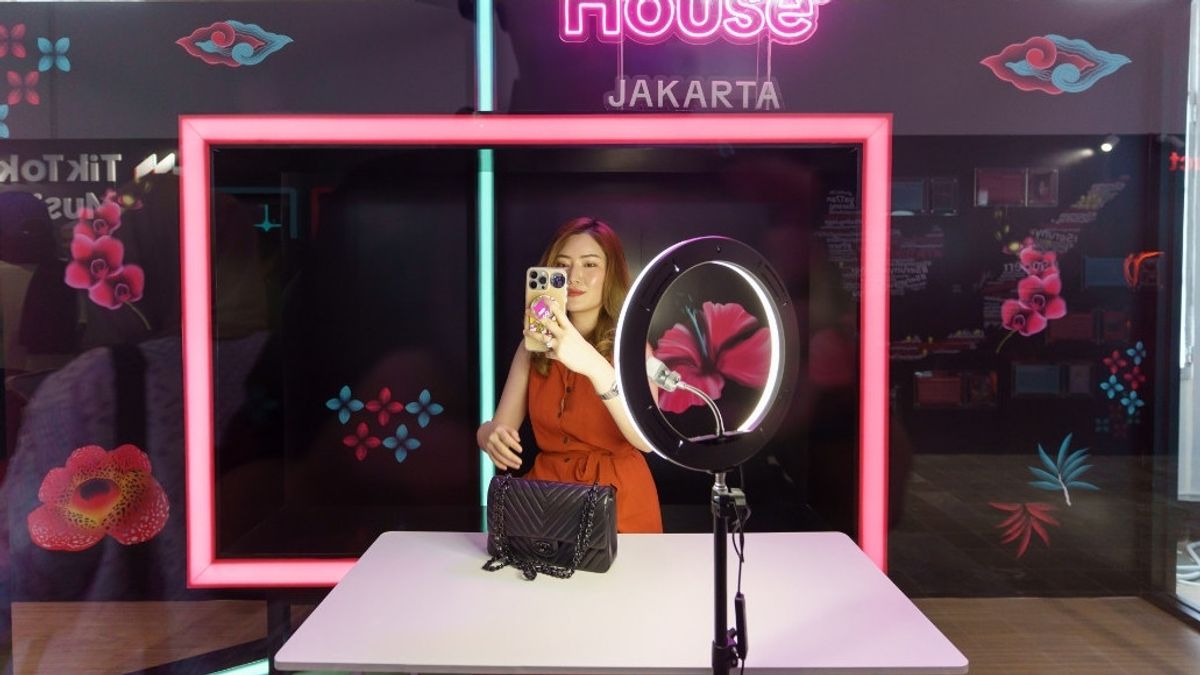 TikTok offre un espace créatif pour les créateurs de contenu au créateur de la maison