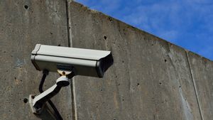 Terekam CCTV, Pencuri Bawa Kabur Honda ADV di Tempat Pengobatan Alternatif
