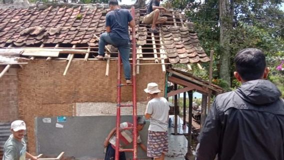 2 Houses Damaged Due To The Banten Earthquake