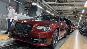 La sortie de la ligne d’argent, 300C marque au séparat phénoménal pour le Chrysler 300