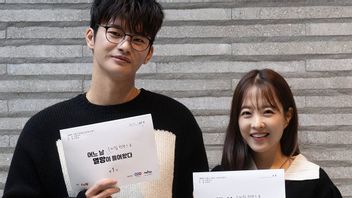 Seo In Guk And Park Bo Young Meet In Doom At Your Service Premiere Teaser