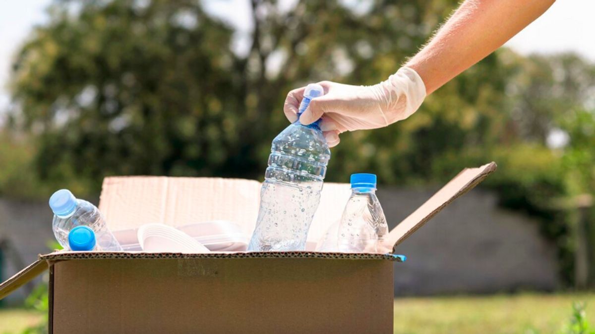 プラモノ・ラノは、ジャカルタのすべてのRWに100日間のプログラムに廃棄物銀行を持つことを目標にしています