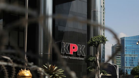 تستدعي KPK رئيس الأمانة الثامنة للجنة DPR بشأن رشوة المساعدة الاجتماعية