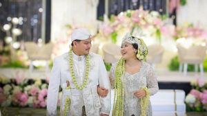 Kaget Tahu Boiyen Terkenal, Suami Ungkap Awal Pertemuan Kembali Setelah Lama Tak Berkomunikasi