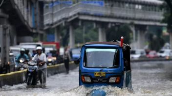 今朝のジャカルタで最も高い洪水は、南ジャカルタの東ペジャテンの5つの地区を襲った