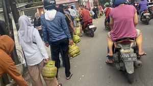 Warga Kesal Pangkalan Tabung Gas di Cibodas hanya Melayani Orang Terdekat 