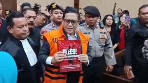 Hasto Bacakan Pledoi, Sebut Ada Rekayasa Hukum dalam Kasus Harun Masiku