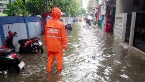 Ratusan Warga Kelapa Gading Mengungsi Akibat Banjir, Butuh Popok hingga Susu Anak