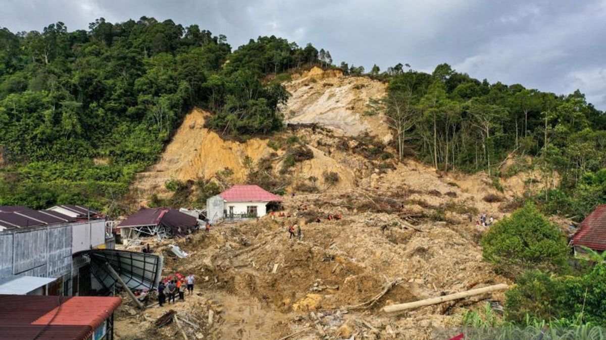 Le ministère de la Construction et des Transports a signé quatre sujets de droit soupçonnés d'avoir provoqué les inondations de Sumatra