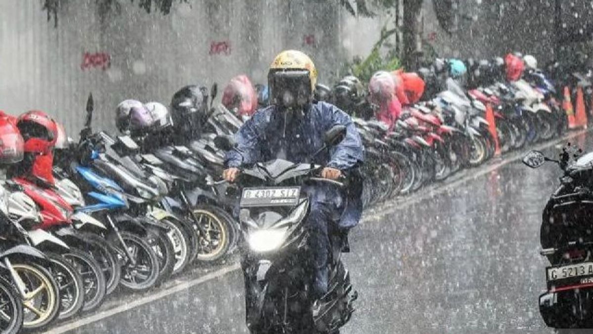 BMKG Prediksi Hujan Sore Hari di Sebagian Wilayah Jakarta