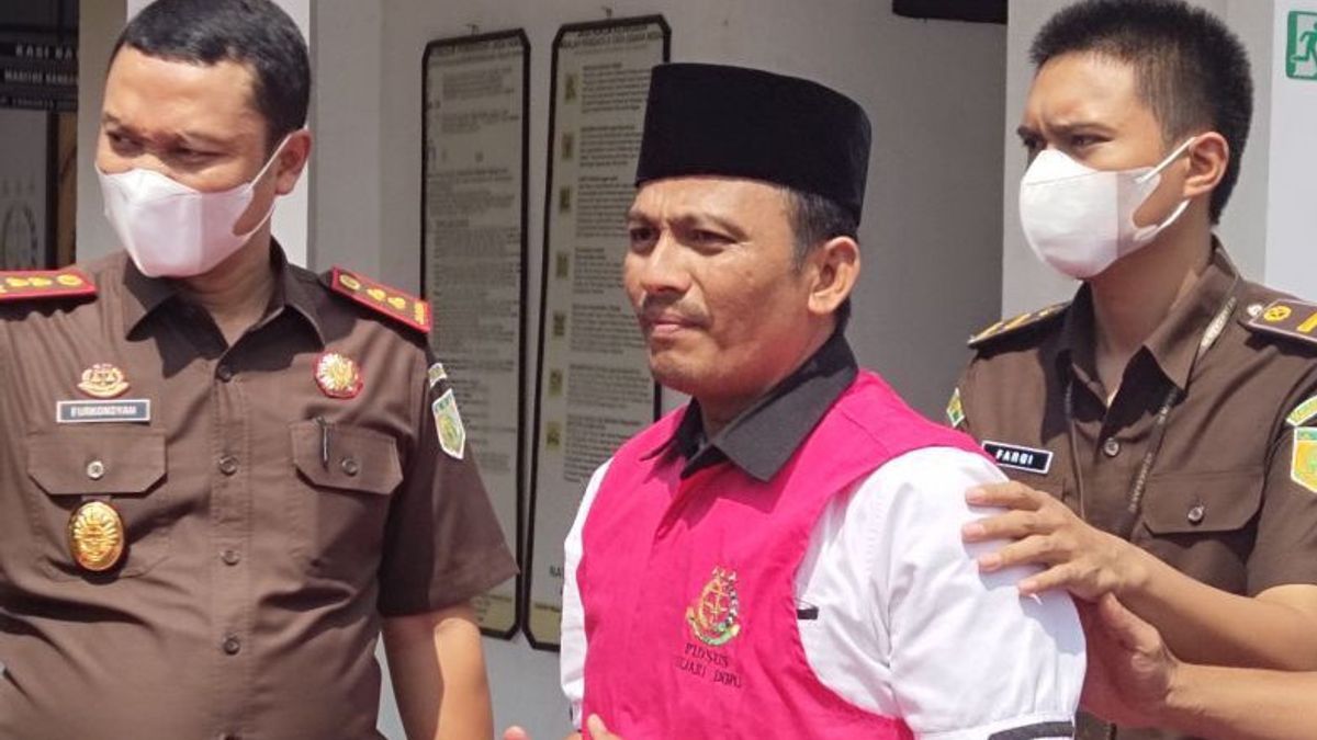 Kades Tersangka Korupsi Dana Desa Rp471 Juta Ditahan Kejaksaan Inhu Riau