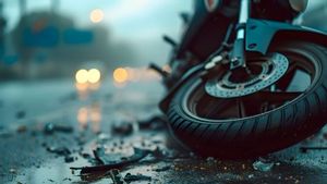 Disenggol Motor Tanpa Pelat Nomor, Wanita Pengendara Scoopy Tewas Terlindas Truk