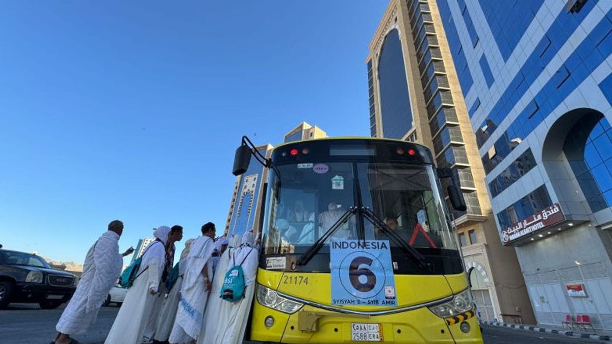 Indonesian Hajj Candidate Congregation Begins to Perform Mandatory Umrah