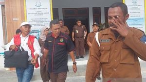 Status Tersangka Korupsi Dana Desa, Eks Pejabat Pemerintahan Abubu-Maluku Marthinus Langsung Ditahan